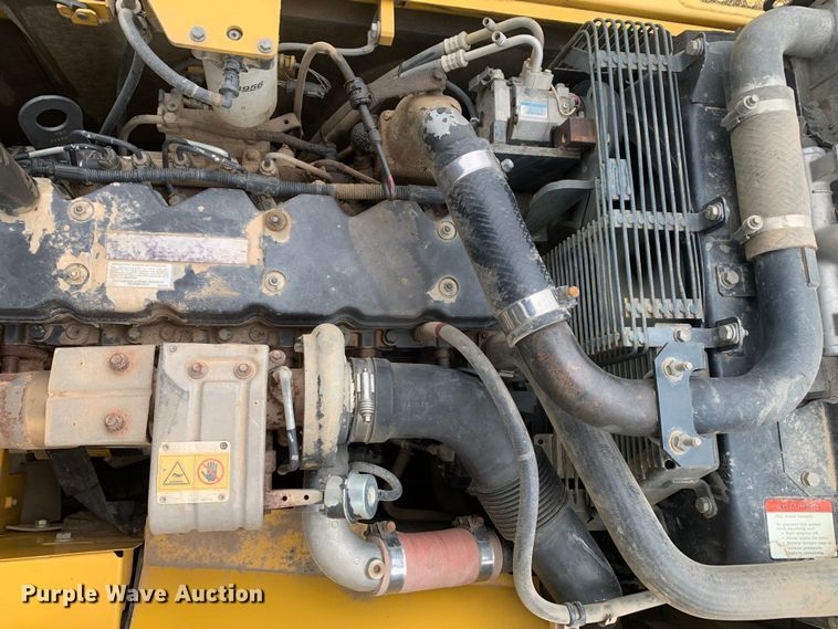 image for item DM7818 2010 Komatsu PC220LC excavator