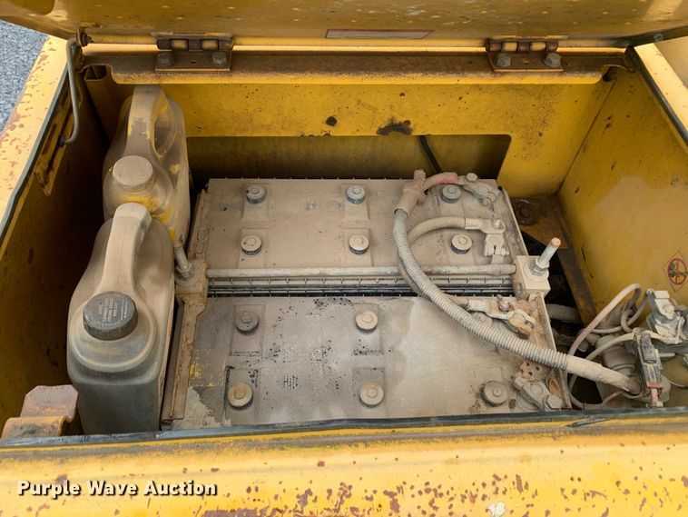 image for item DM7818 2010 Komatsu PC220LC excavator