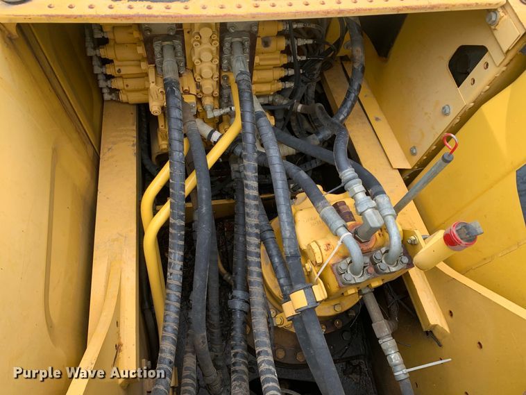 image for item DM7818 2010 Komatsu PC220LC excavator