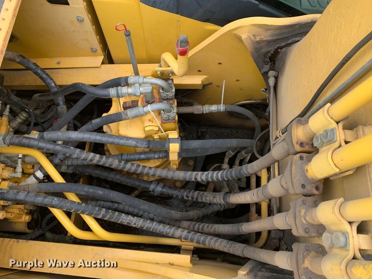 image for item DM7818 2010 Komatsu PC220LC excavator