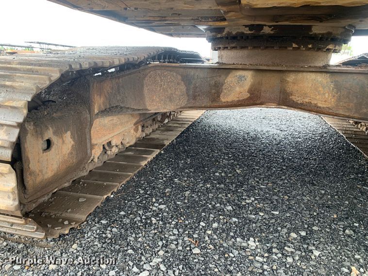 image for item DM7818 2010 Komatsu PC220LC excavator