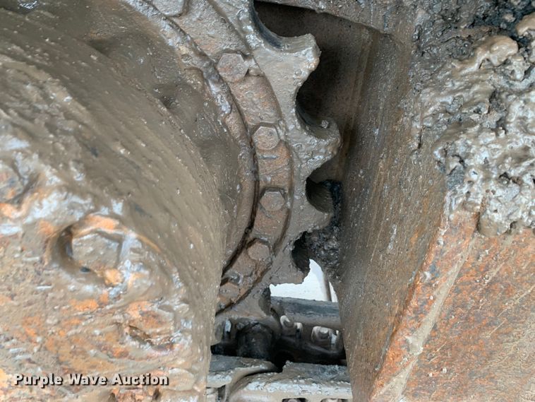 image for item DM7818 2010 Komatsu PC220LC excavator