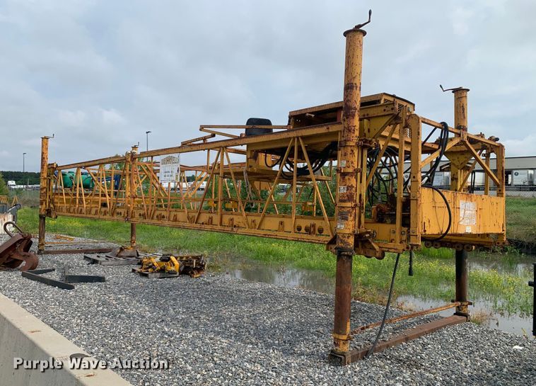 image for item DM7820 Terex Bid-Well 4840 concrete paver frame