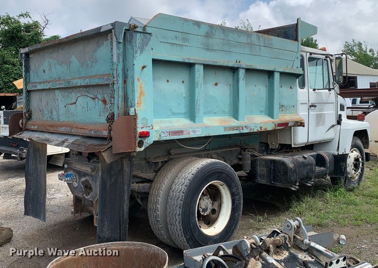 image for item DM7846 1990 Mack CS250P dump truck