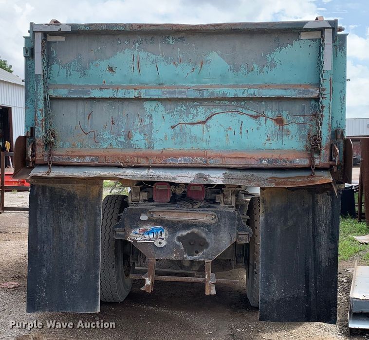 image for item DM7846 1990 Mack CS250P dump truck