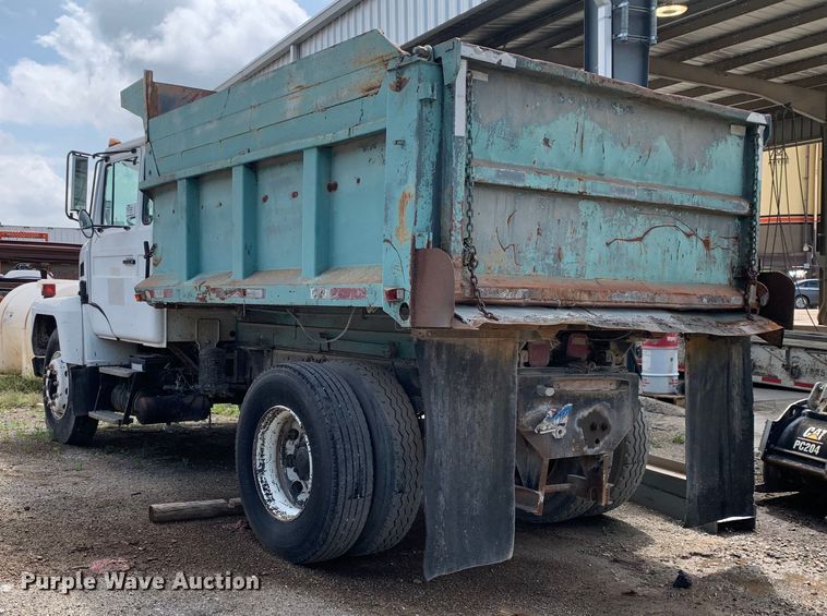 image for item DM7846 1990 Mack CS250P dump truck