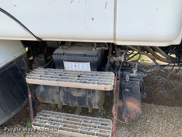 image for item DM7846 1990 Mack CS250P dump truck