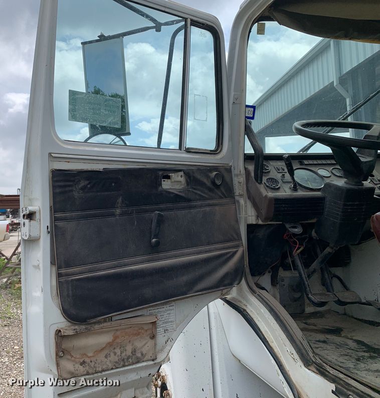 image for item DM7846 1990 Mack CS250P dump truck