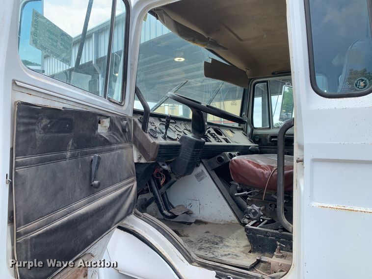 image for item DM7846 1990 Mack CS250P dump truck