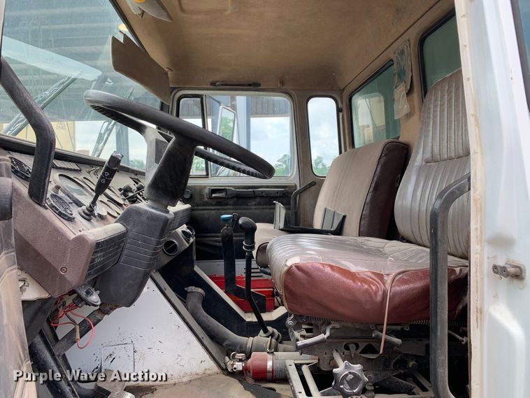 image for item DM7846 1990 Mack CS250P dump truck