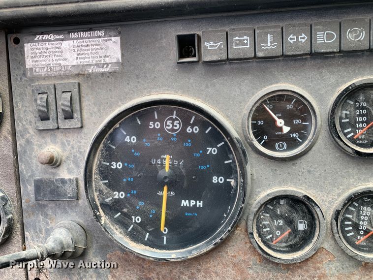 image for item DM7846 1990 Mack CS250P dump truck