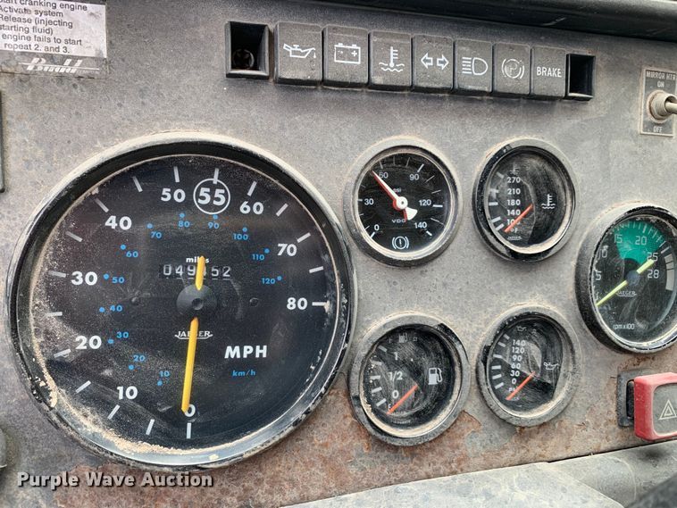 image for item DM7846 1990 Mack CS250P dump truck