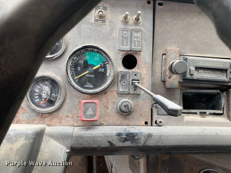 image for item DM7846 1990 Mack CS250P dump truck