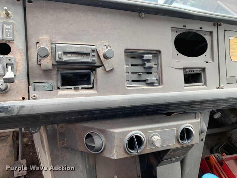 image for item DM7846 1990 Mack CS250P dump truck