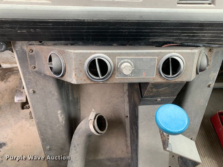 image for item DM7846 1990 Mack CS250P dump truck