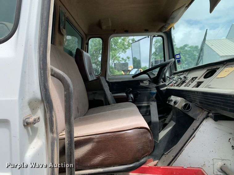 image for item DM7846 1990 Mack CS250P dump truck