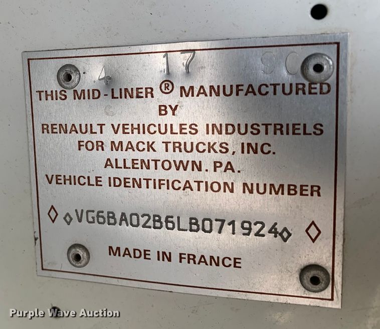 image for item DM7846 1990 Mack CS250P dump truck