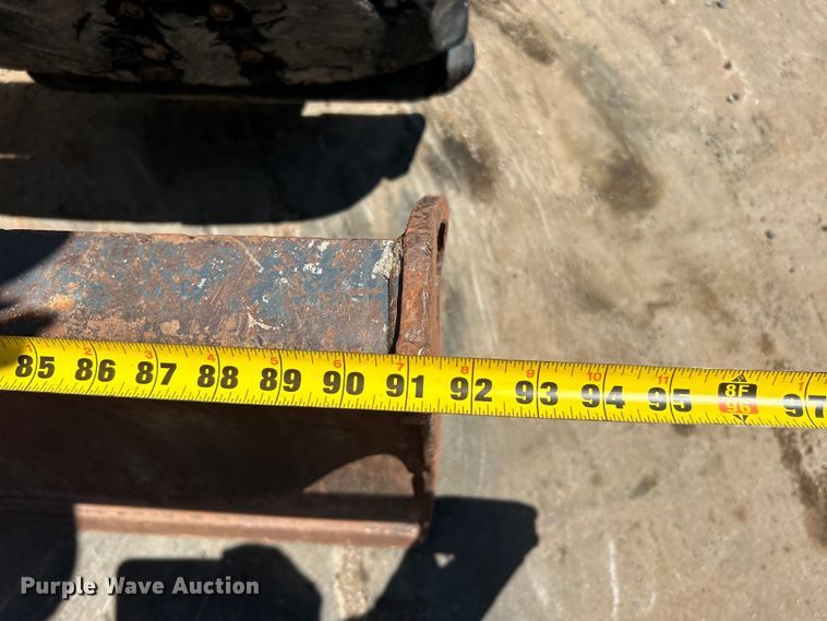 image for item DO1108 2013 Komatsu PC88MR-8 mini excavator