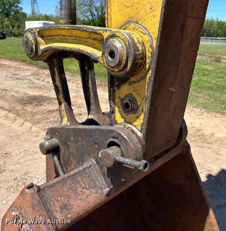 image for item DO1108 2013 Komatsu PC88MR-8 mini excavator