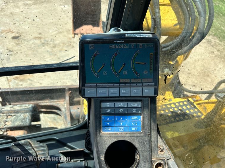 image for item DO1108 2013 Komatsu PC88MR-8 mini excavator