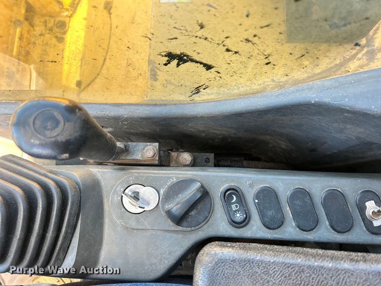 image for item DO1108 2013 Komatsu PC88MR-8 mini excavator