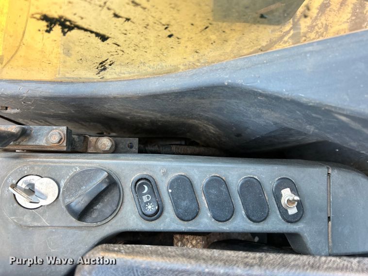 image for item DO1108 2013 Komatsu PC88MR-8 mini excavator