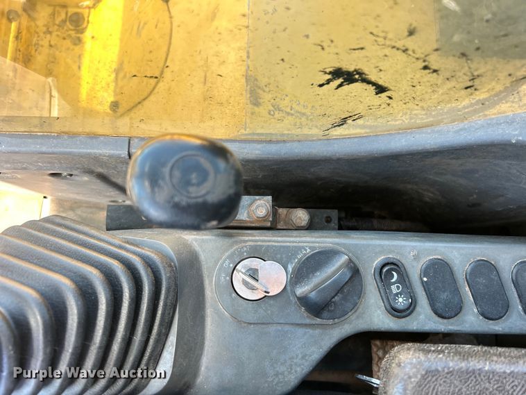 image for item DO1108 2013 Komatsu PC88MR-8 mini excavator