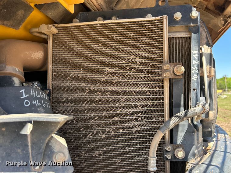 image for item DO1108 2013 Komatsu PC88MR-8 mini excavator