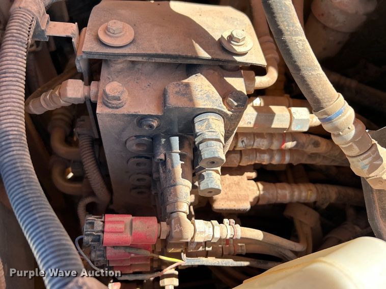 image for item DO1108 2013 Komatsu PC88MR-8 mini excavator