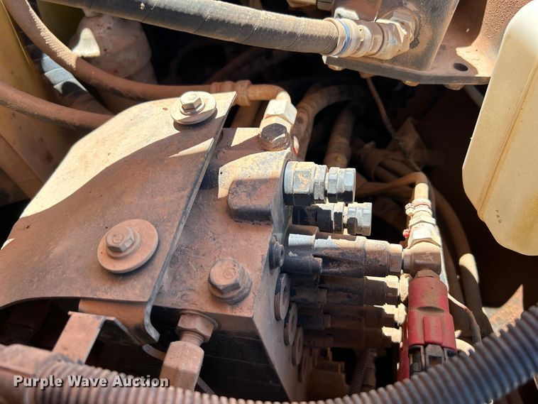 image for item DO1108 2013 Komatsu PC88MR-8 mini excavator