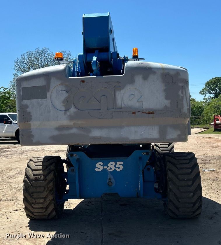 image for item DO1111 2013 Genie S-85 boom lift