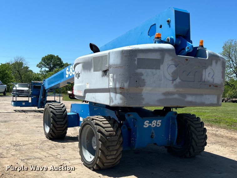 image for item DO1111 2013 Genie S-85 boom lift