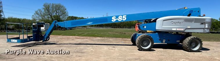 image for item DO1111 2013 Genie S-85 boom lift