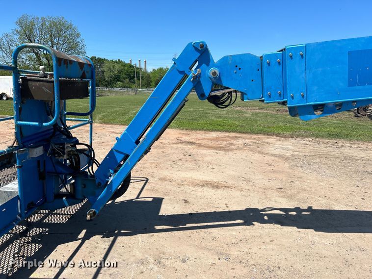 image for item DO1111 2013 Genie S-85 boom lift