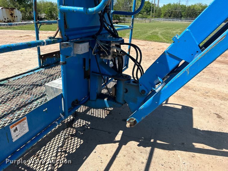 image for item DO1111 2013 Genie S-85 boom lift