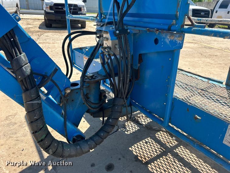 image for item DO1111 2013 Genie S-85 boom lift
