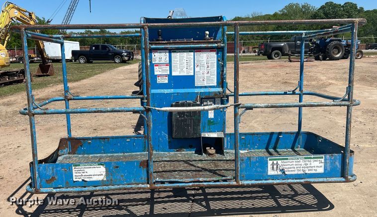 image for item DO1111 2013 Genie S-85 boom lift