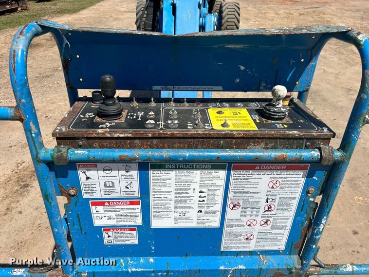 image for item DO1111 2013 Genie S-85 boom lift