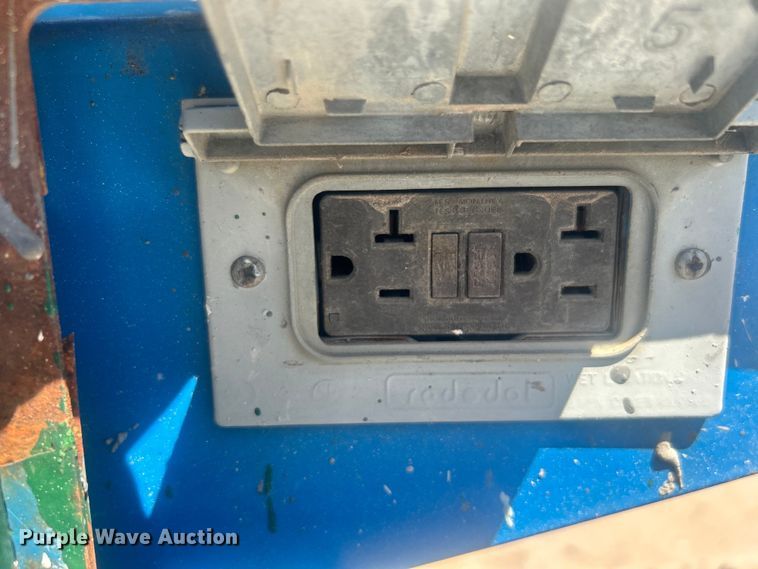 image for item DO1111 2013 Genie S-85 boom lift