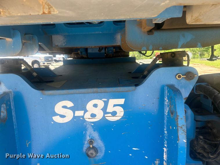 image for item DO1111 2013 Genie S-85 boom lift