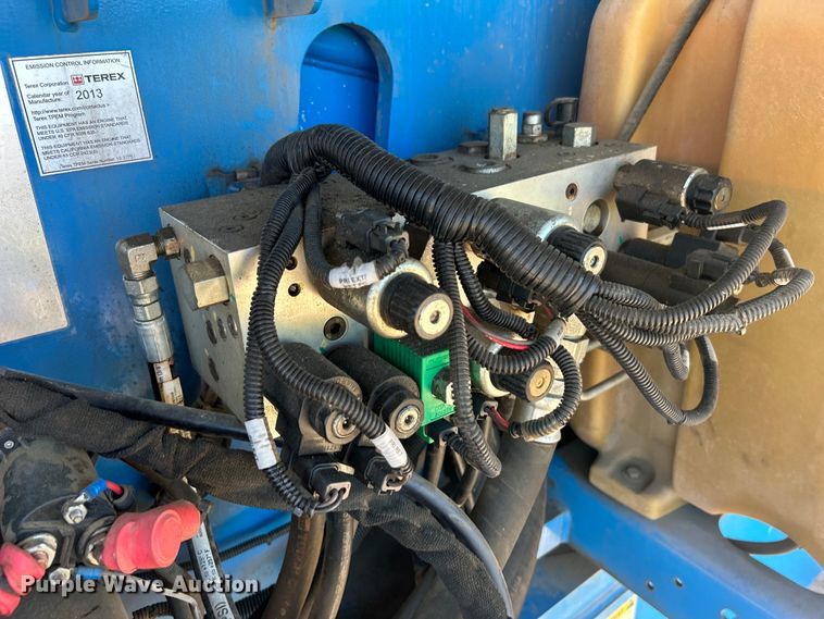 image for item DO1111 2013 Genie S-85 boom lift