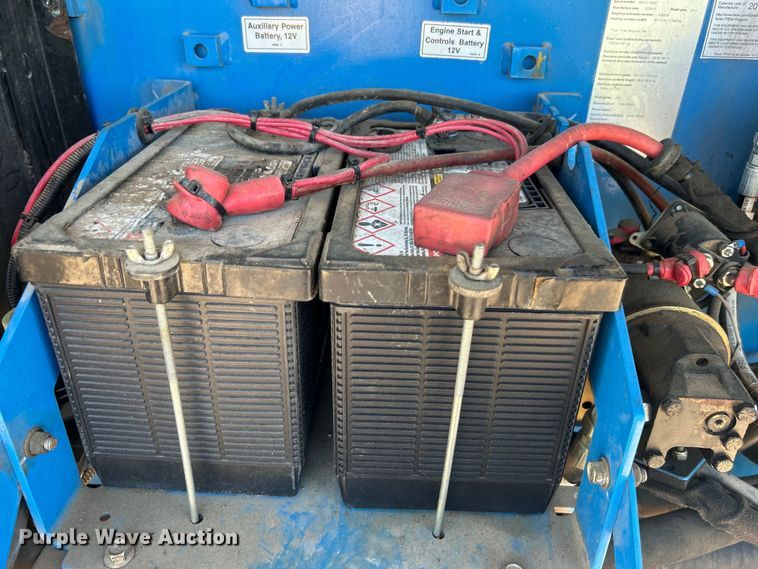 image for item DO1111 2013 Genie S-85 boom lift