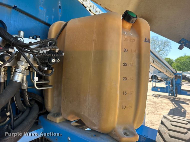 image for item DO1111 2013 Genie S-85 boom lift