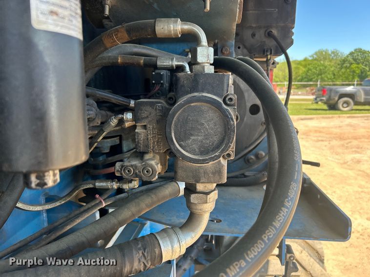 image for item DO1111 2013 Genie S-85 boom lift