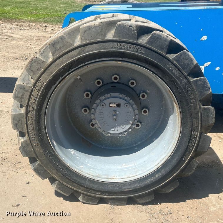 image for item DO1111 2013 Genie S-85 boom lift