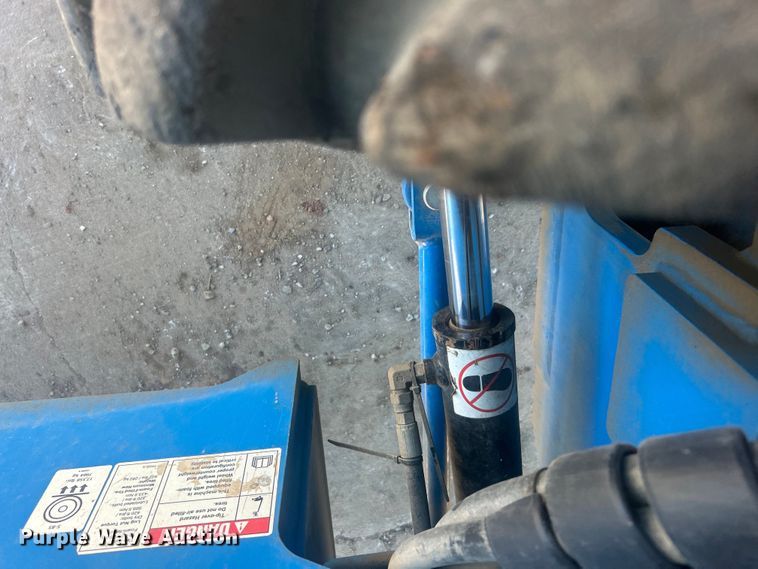 image for item DO1111 2013 Genie S-85 boom lift