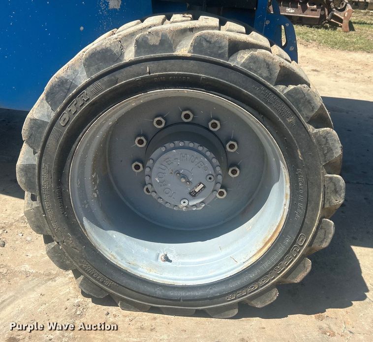 image for item DO1111 2013 Genie S-85 boom lift