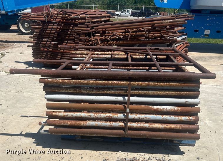 image for item DO1112 Approximately 56 scaffolding sections