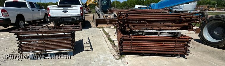 image for item DO1112 Approximately 56 scaffolding sections