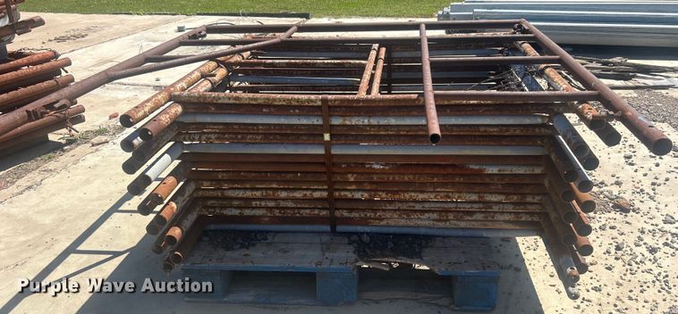 image for item DO1112 Approximately 56 scaffolding sections
